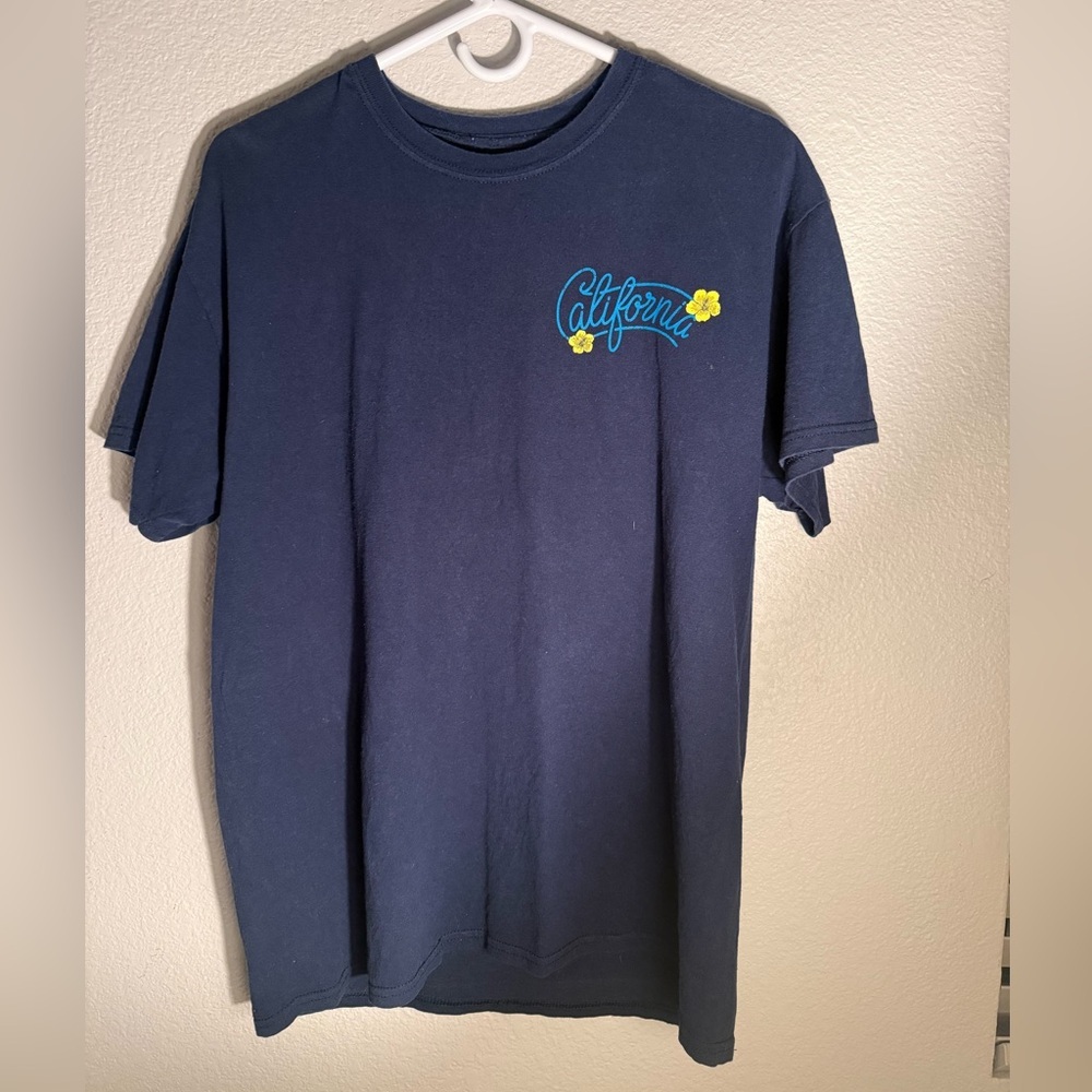 Navy Blue Surf Ministry California T-Shirt with Yellow Accents Men’s Size Large